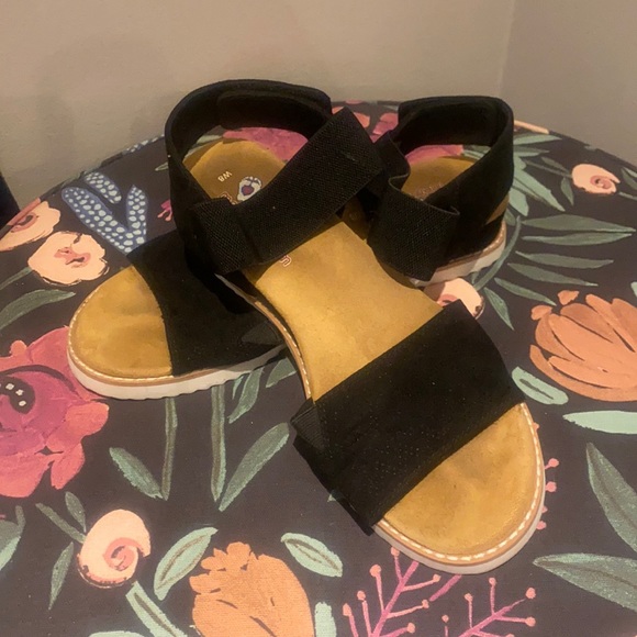 BOBS from Skechers Shoes - Bob’s Memory foam sandals